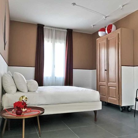 Casa Sebina - Your Design Home On The Lake - 3 Bathrooms 3 Bedrooms Desenzano del Garda Kültér fotó