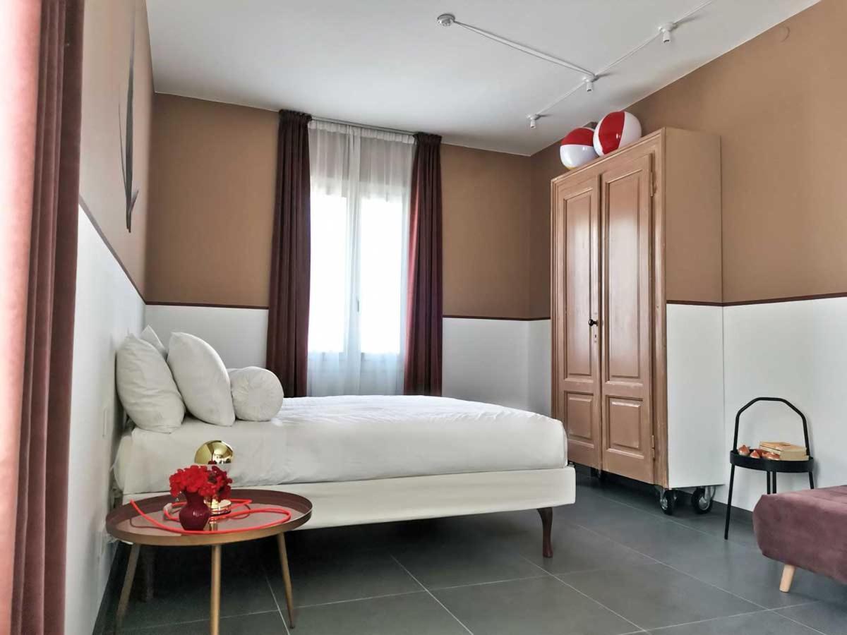 Casa Sebina - Your Design Home On The Lake - 3 Bathrooms 3 Bedrooms Desenzano del Garda Kültér fotó